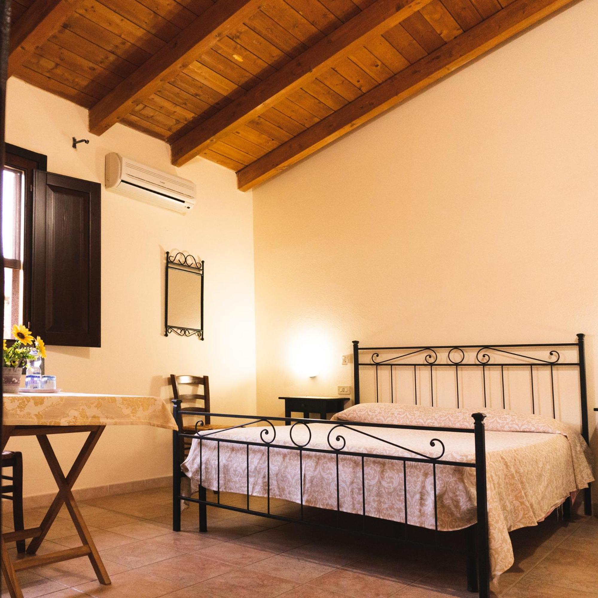 Agriturismo Il Ginepro Fluminimaggiore Eksteriør bilde